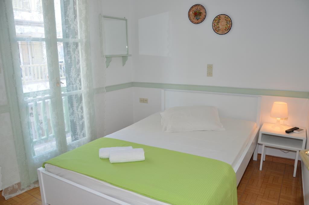 Aegli Rooms Tínos Rom bilde